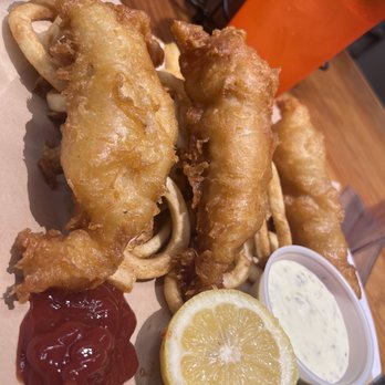Hooters - Fish & Chips - Sports Bars Near Me - Pearland, Texas