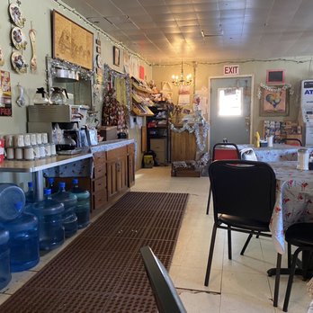 Stagecoach Cafe - the inside of the restaurant - American Near Me - Ramah, New Mexico