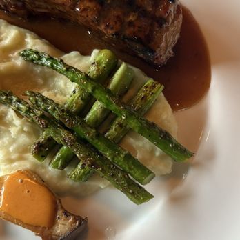 Di Vino - Prime Long Island steak entree - Mediterranean Near Me - Forest Park, Illinois Di Vino - Prime Long Island steak entree - Mediterranean Near Me - Forest Park, Illinois