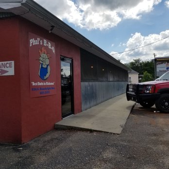 Phil's BBQ - Entrance - Barbeque Near Me - Eufaula, Alabama Phil's BBQ - Entrance - Barbeque Near Me - Eufaula, Alabama