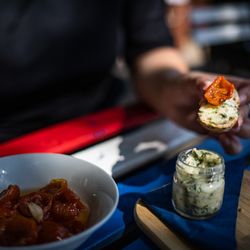 Na břehu Rhôny Výtoň - Dried tomatoes and homemade herb butter