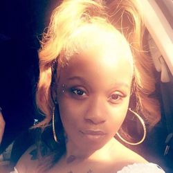 MiaJ PIERCINGS - Client selfie: Antibrow Surface Piercing