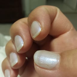 Look at my thumb... nail tech should have put another coat! :-( Look at my thumb... nail tech should have put another coat! :-(