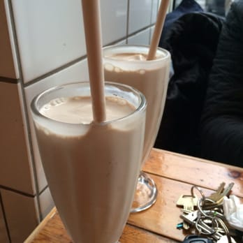 Tommi's Burger Joint - Chocolate Shake - Burgers Near Me - København Tommi's Burger Joint - Chocolate Shake - Burgers Near Me - København