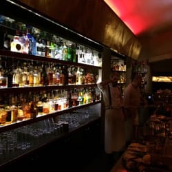 Bugsy's Bar - Excellent back bar