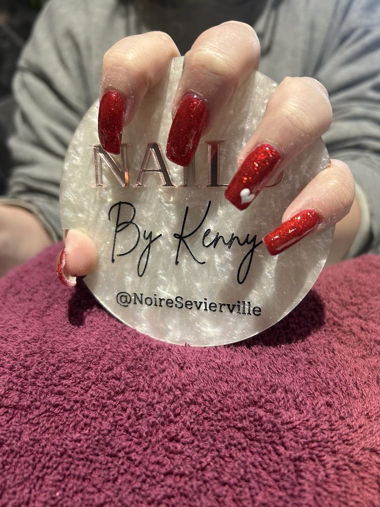 Noire The Nail Bar Logo