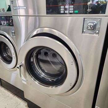 Manchester Laundry Center - 60lbs load washer - $15 per cycle - Laundromat Near Me - Manchester, New Hampshire