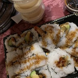 Eel and avocado roll/ shrimp tempura (just average)