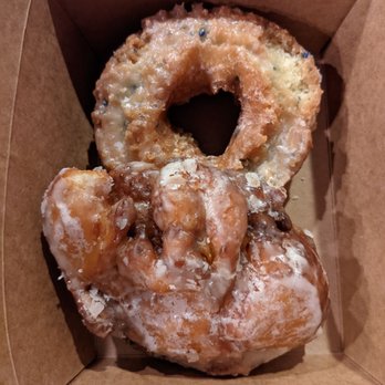 Coma Coffee Roasters - Blueberry old fashioned donut from Pharaoh's and apple fritter - Coffee Roasteries Near Me - Richmond Heights, Missouri