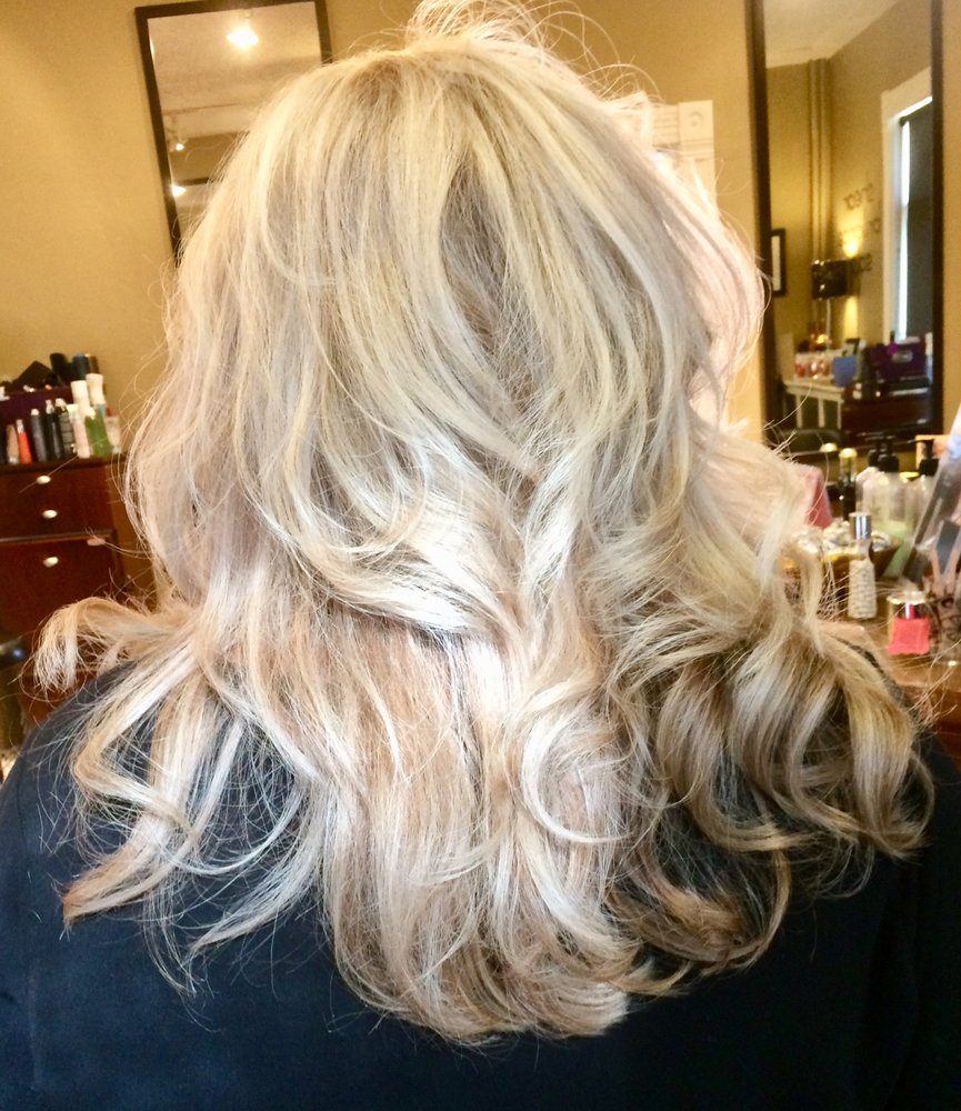 Simply Fabulous Hair Logo