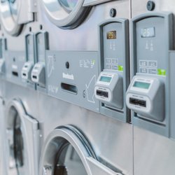 Aquarelo Laundromat Center - We are a modern Card operated Laundromat. We make it very easy for our customers to use.
