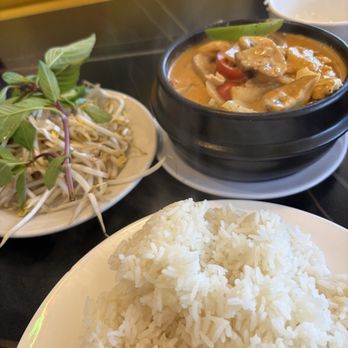 888 Pan Asian Restaurant - Panang red curry chicken - Vietnamese Near Me - Austin, Texas