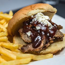 Gyro House - Bbq gyros burger
