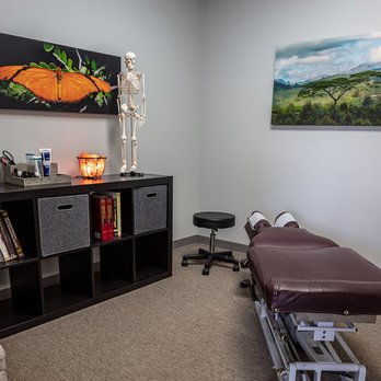 Structure Integrative Healthcare - Adjusting room - Chiropractors Near Me - Naperville, Illinois