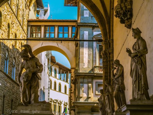 Loggia dei Lanzi by null