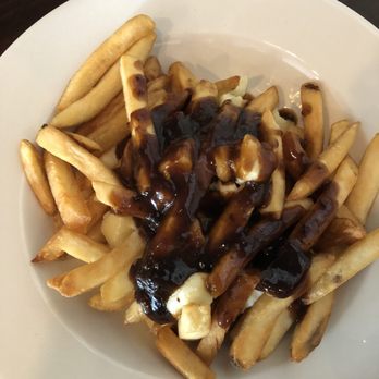 The Oar - Poutine - Canadian (New) Near Me - Gravenhurst, Ontario