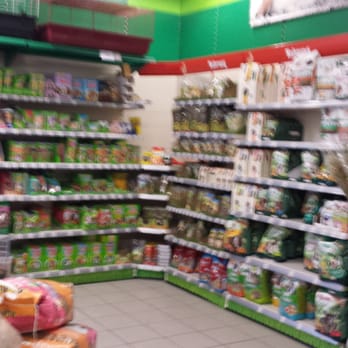 Fressnapf - Auch für die Nager gibt's eine verwirrend große Auswahl..  Und Streu von Standard bis Allergiker (Mensch- oder Tier?) - Pet Stores Near Me - Starnberg, BY