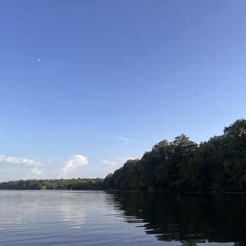 Retro Boat Rentals ATX - Beautiful scenery . - Boating Near Me - Austin, Texas Retro Boat Rentals ATX - Beautiful scenery . - Boating Near Me - Austin, Texas