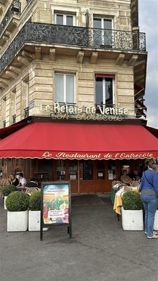 Le Relais de Venise - L'Entrecôte by null