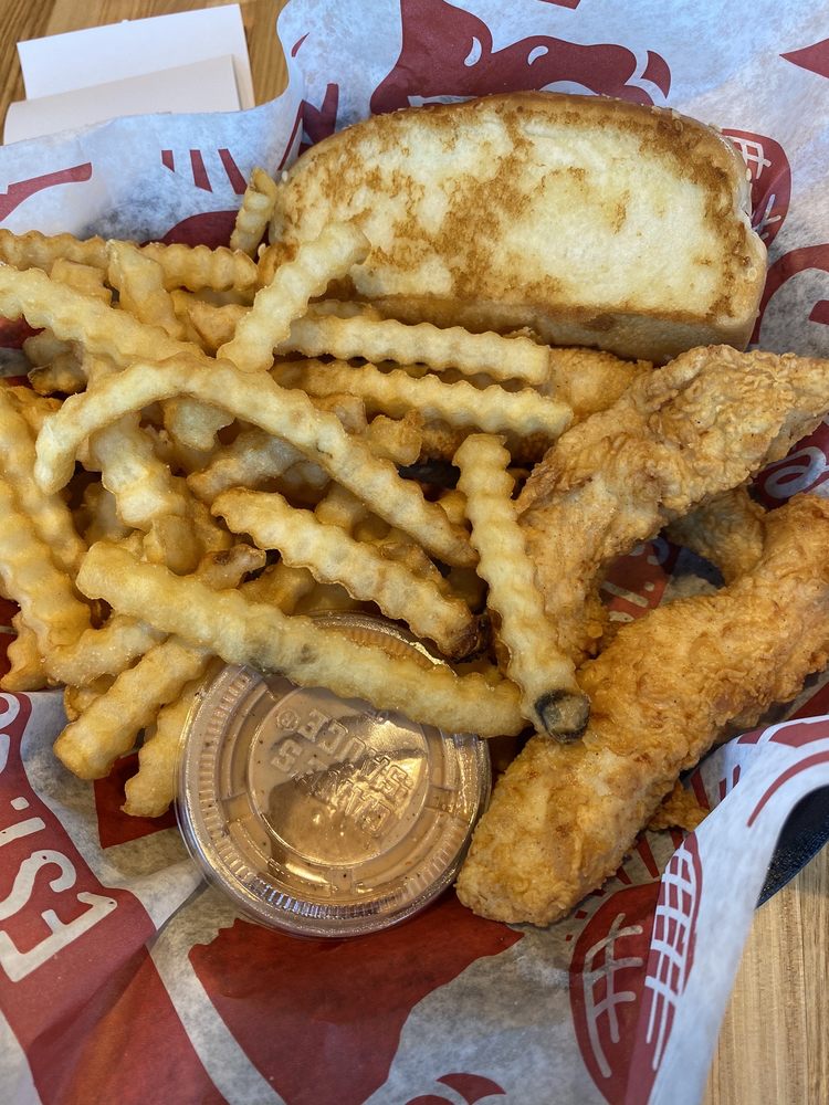 RAISING CANE’S 3100 W White Oaks Dr, Springfield, Illinois Chicken