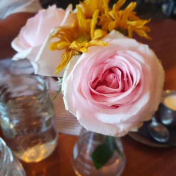 Reid's Apothecary - Great ambiance. - New American Near Me - Brunswick, Georgia