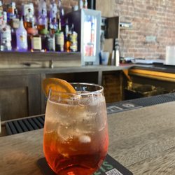 Black Horse Pub - Aperol spritz
