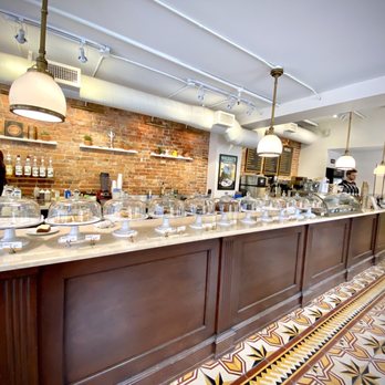 Balzac's Coffee Roasters - Inside coffee bar - Coffee Roasteries Near Me - Kingston, Ontario Balzac's Coffee Roasters - Inside coffee bar - Coffee Roasteries Near Me - Kingston, Ontario