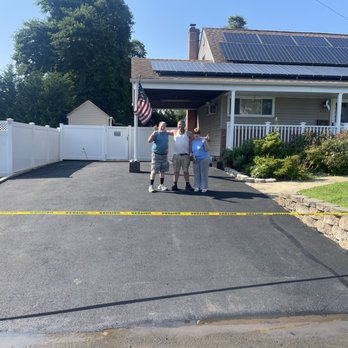 Stonerock Paving Masonry - New asphalt driveway - Masonry/Concrete Near Me - Farmingville, New York Stonerock Paving Masonry - New asphalt driveway - Masonry/Concrete Near Me - Farmingville, New York