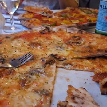 La Vecchia Signora - mushroom pizza in the foreground, salami & peppers in the back - Italian Near Me - Copenhagen, 84