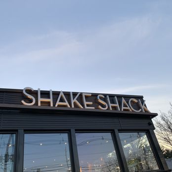 Shake Shack 479 Route 17 South - Paramus - Burgers Near Me - Paramus, New Jersey