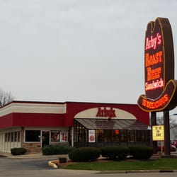 Arby's - Coolest retro signage ever.