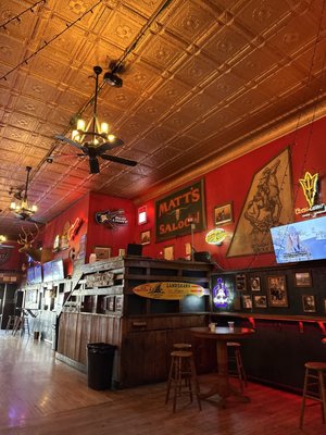 Matt's Saloon by null