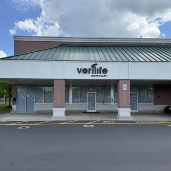 Verilife Dispensary - Store Image 1 - Cannabis Clinics Near Me - Quakertown, Pennsylvania Verilife Dispensary - Store Image 1 - Cannabis Clinics Near Me - Quakertown, Pennsylvania