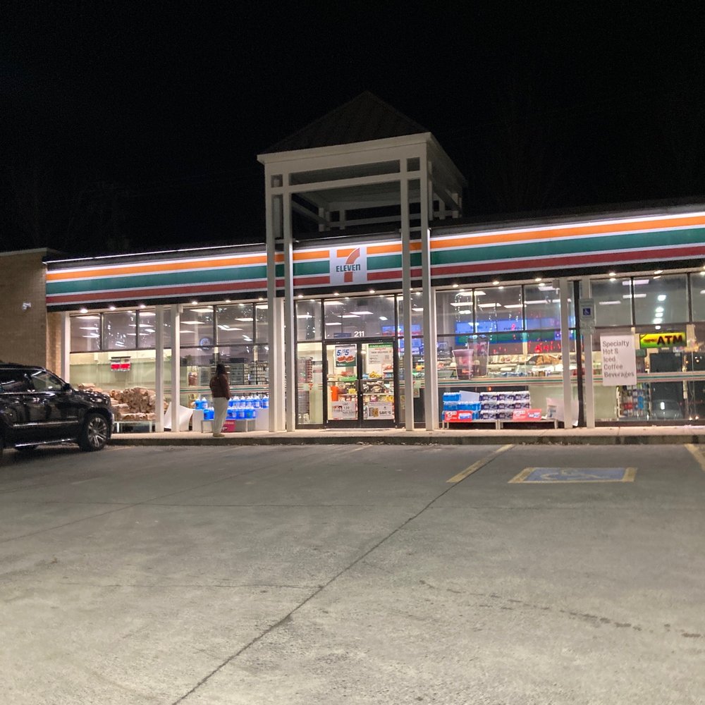7-Eleven - the exterior of a convenience store at night - Convenience Stores Near Me - Bridgewater, Virginia 7-Eleven - the exterior of a convenience store at night - Convenience Stores Near Me - Bridgewater, Virginia