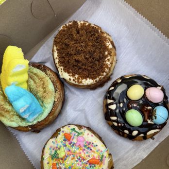 Sunny Folk Coffee - Easter Cinnamon Rolls - Coffee & Tea Near Me - Fort Lauderdale, Florida