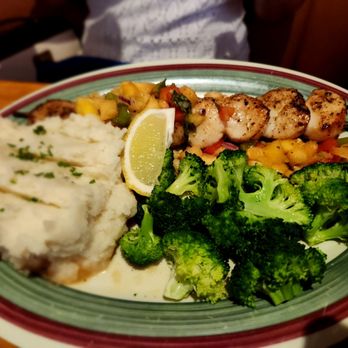 Daddy Mac's Beach Grille - Grilled Scallops - Seafood Near Me - Surf City, North Carolina