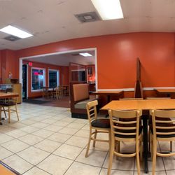 Taqueria El Cazador - Inside