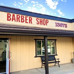 Tom's Barber Shop - Shop view