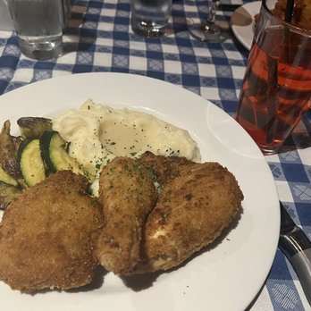 Perry's - Embarcadero - American Near Me - San Francisco, California
