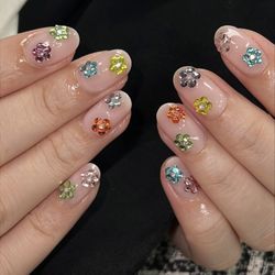 Y2 Nail Salon