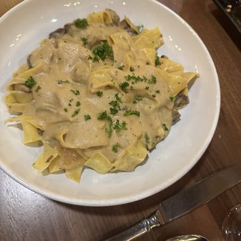 The Keeter Center - Beef stroganoff - Hotels Near Me - Point Lookout, Missouri