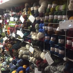 Bahr Creek Llamas & Fiber Studio - Shop with lots of variety of yarns and needles. Supplies for knitting, weaving, spinning, and Felting
