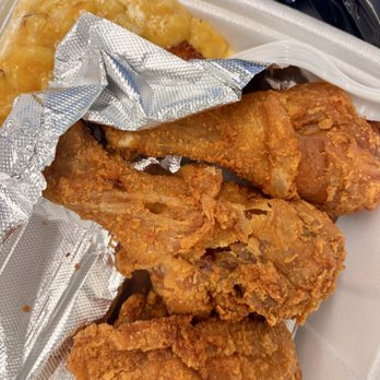 Ma Lessie's Chicken and Waffles - Leg/thigh with Mac n cheese - Waffles Near Me - Philadelphia, Pennsylvania