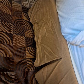 Best Western Plus Whitewater Inn - Dust ruffle wrinkled. - Hotels Near Me - Harrison, Ohio