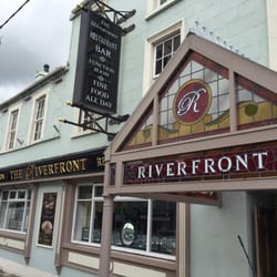 The Riverfront Bar and Grill - Front