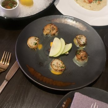 Gordon Ramsay Hell's Kitchen - Scallops and oyster apps - Steakhouses Near Me - Stateline, Nevada Gordon Ramsay Hell's Kitchen - Scallops and oyster apps - Steakhouses Near Me - Stateline, Nevada