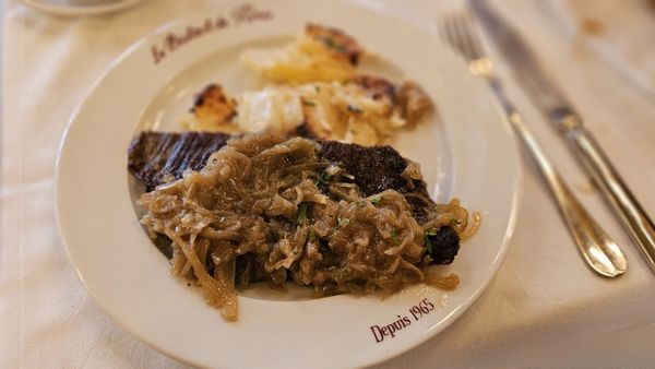 Le Bistrot de Paris by null