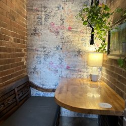 Charlotte's Coffee House - Super cozy and cute area for 2