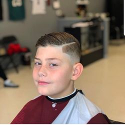 Back to life Barbershop - Cut by Cisco