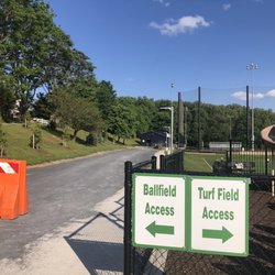 Kelley Park - Entrance from parking lots